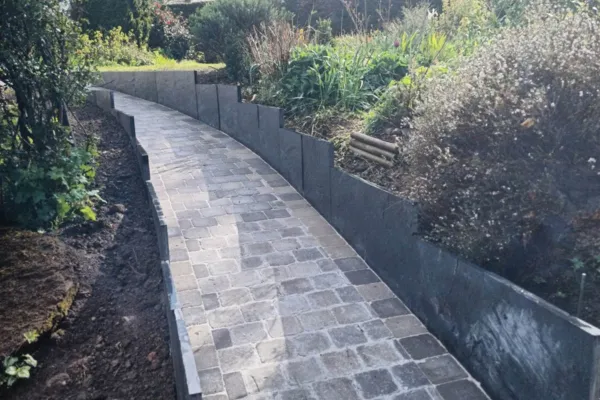 amenagement cour pleuc l’hermitage